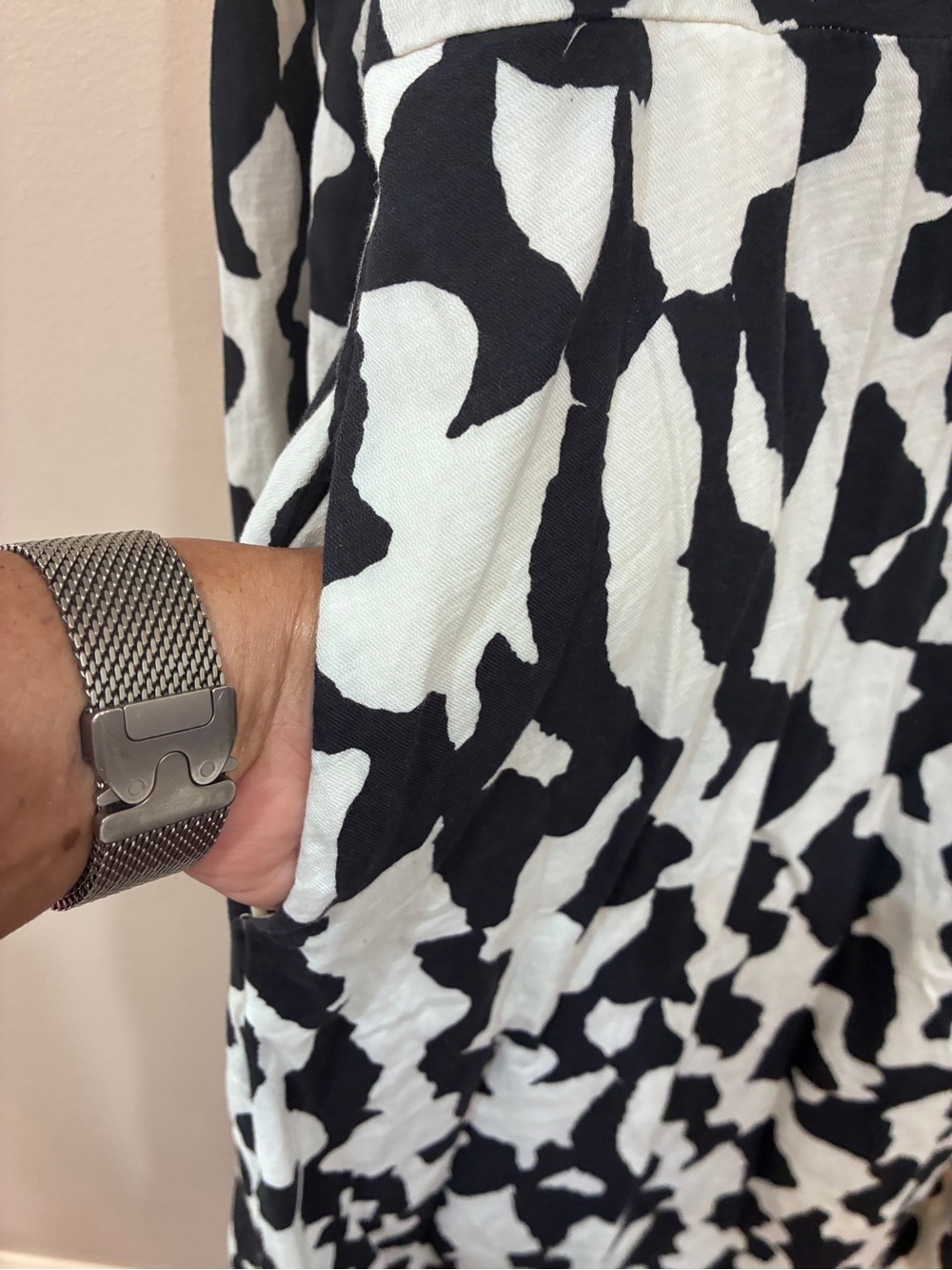 Ava & Viv Black and White Abstract Print Dress - Picture 9 of 9